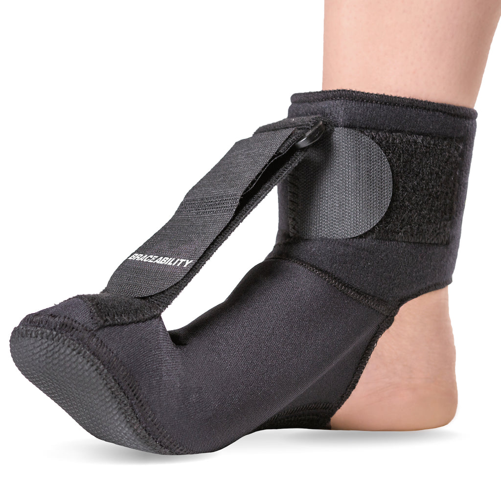 BraceAbility Plantar Fasciitis Night Sock  Soft Stretching Boot Splint for  Sleeping, Achilles Tendonitis Foot Support